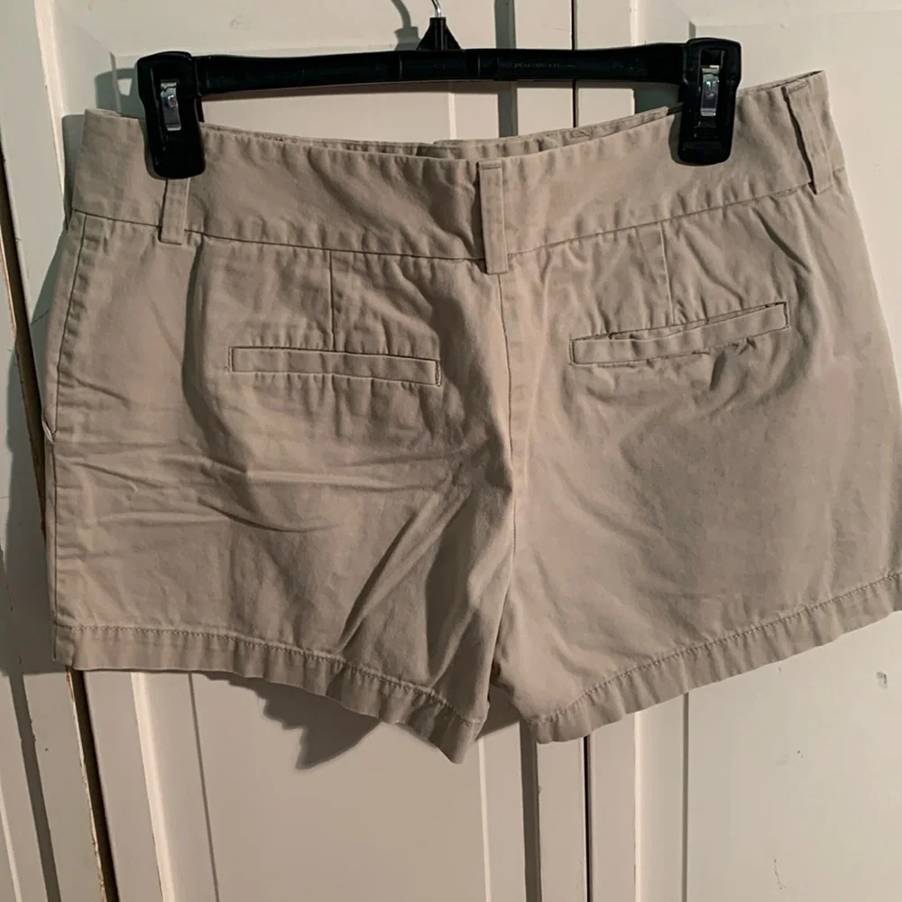 Ann Taylor Loft Khaki Chino shorts EUC